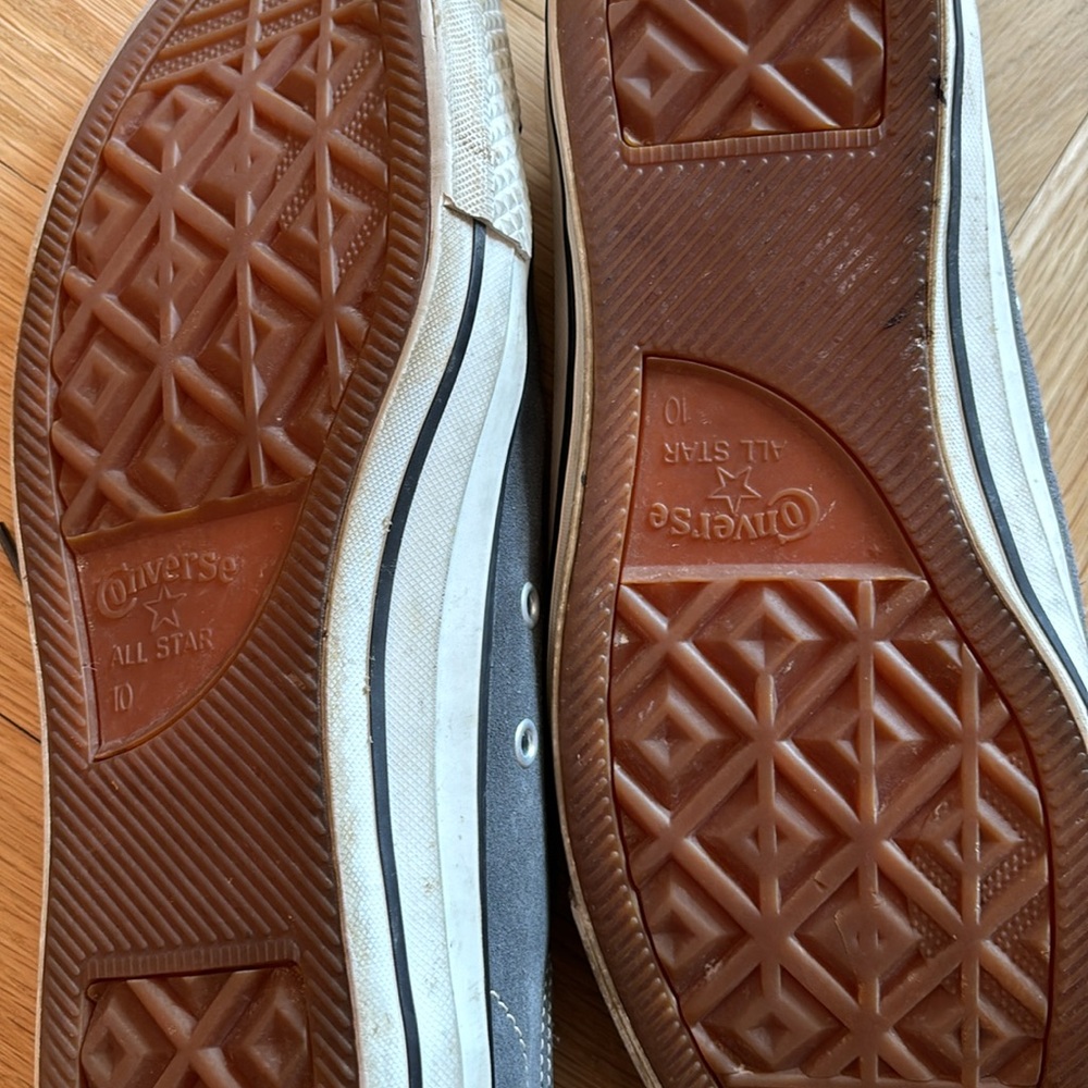 Converse All Star Size 10 - Picture 3 of 3